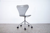 Arne Jacobsen Model 3117 Series 7 Fully Upholstered Desk Chair in Gray Leather