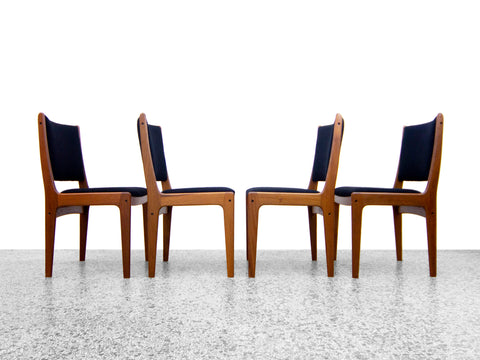 Johannes Andersen Teak Dining Chairs Upholstered in Black Boucle - Set of 4